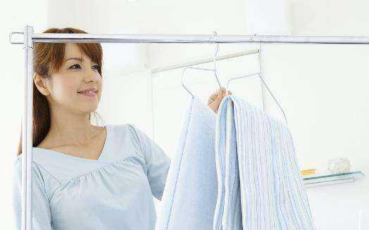 徹底去除衣服袖口臭味的實用方法與預防措施